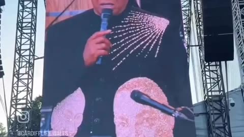 Stevie Wonder addresses the rumor that he can see