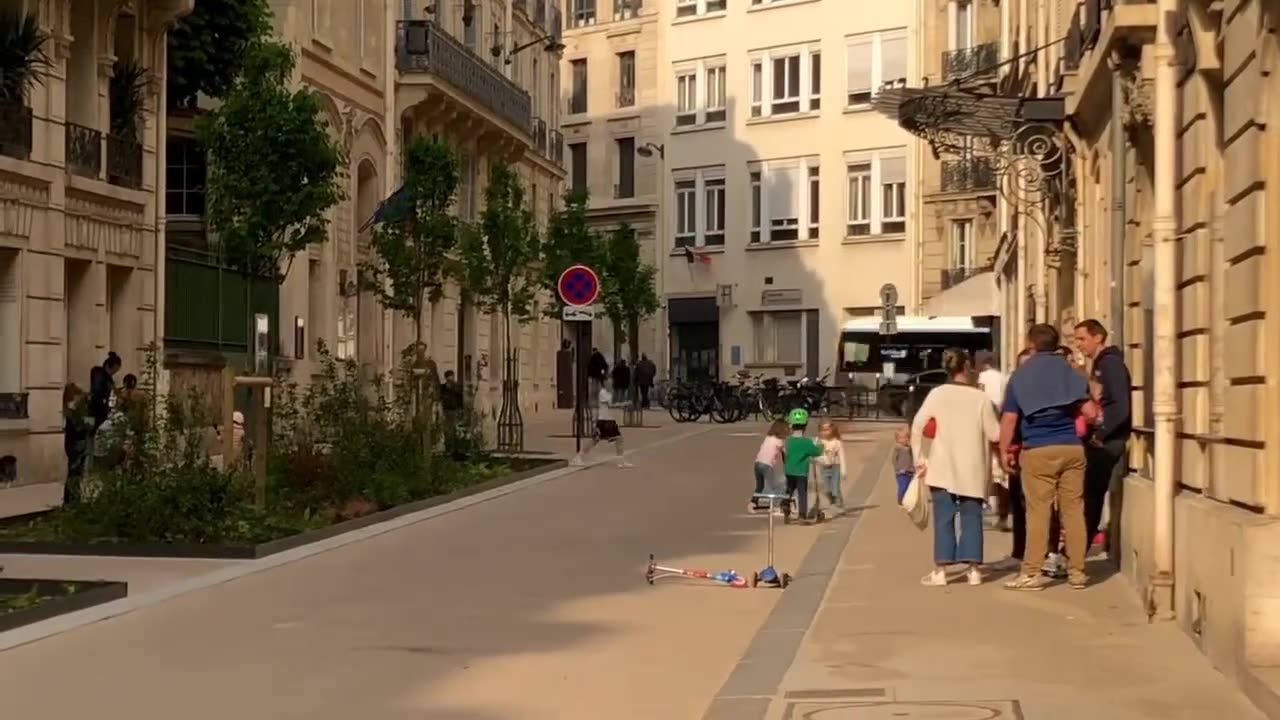 66% of Parisians voted today to create 500 additional pedestrian streets