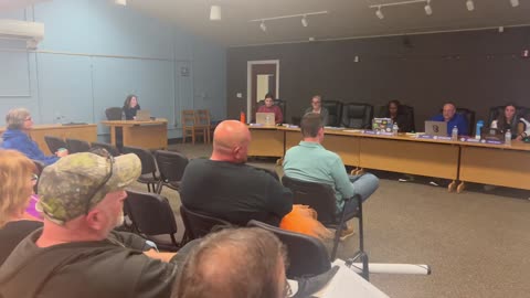 Bremerton School Board Meeting ends in Chaos as Public is not allowed to speak.