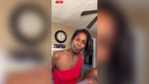 Star once again strip in front of 1yr old daughter smh 🤦‍♀️