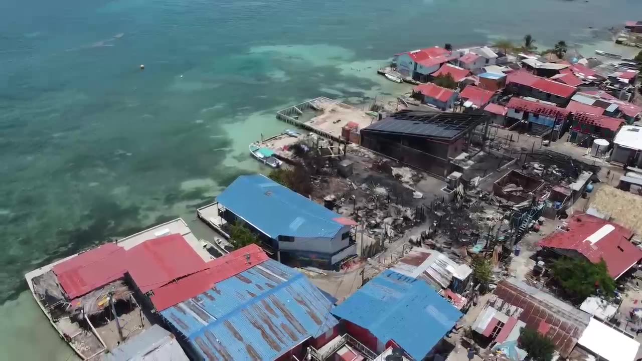 INCENDIO EN ISLA MUCURA - BOLÍVAR