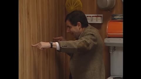 Do-It-Yourself Mr. Bean | Episode 9 | Mr. Bean Official