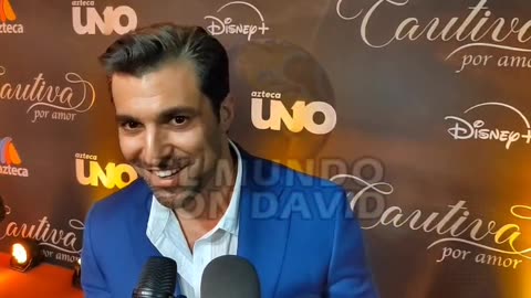 #OsvaldodeLeón habla sobre su papel en 'Cautiva por amor', destacando temas maduros.