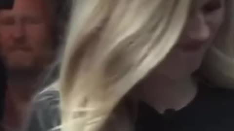 EVA VLAARDINGERBROEK WAARSCHUWT IEDEREEN MIDDELS HAAR SPEECH