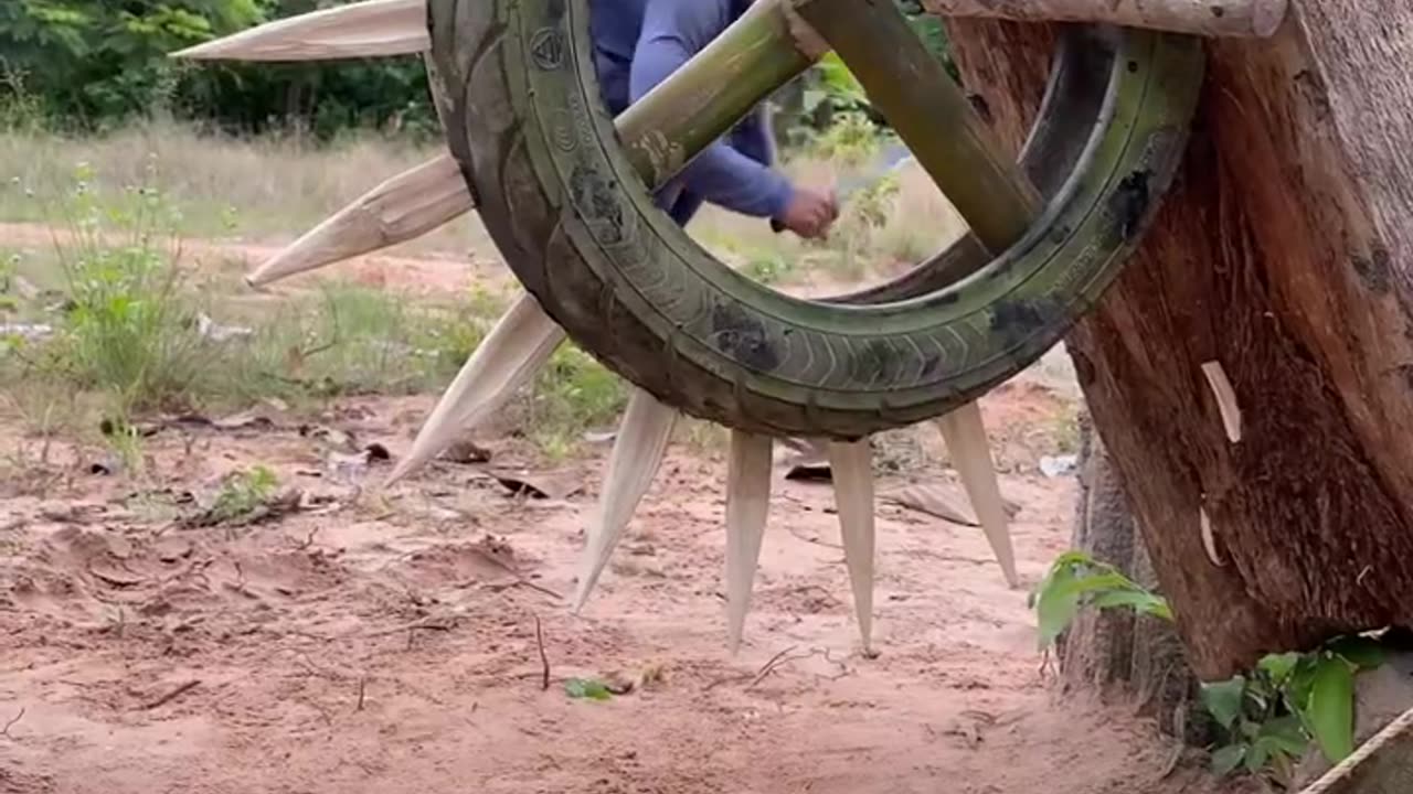 Build Wild boar Trap Using Big Palm tree & Bamboo Fall in to Deep Hole #wildanimal #shortvideo
