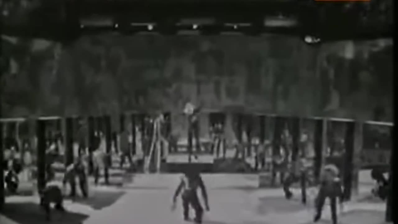 😂🎵 Italian Singer's 1972 Gibberish Song | FunFM