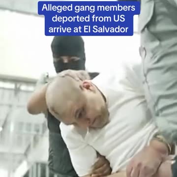 Alleged gang members deported from US arrive at El Salvador
