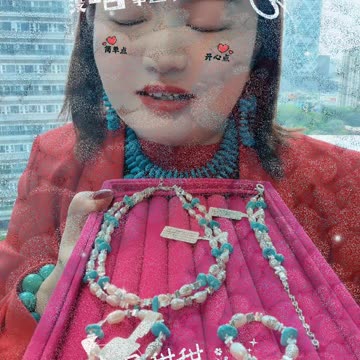 20251020-04 Natural Sterling Turquoise Pendant Neck Glowing Bright