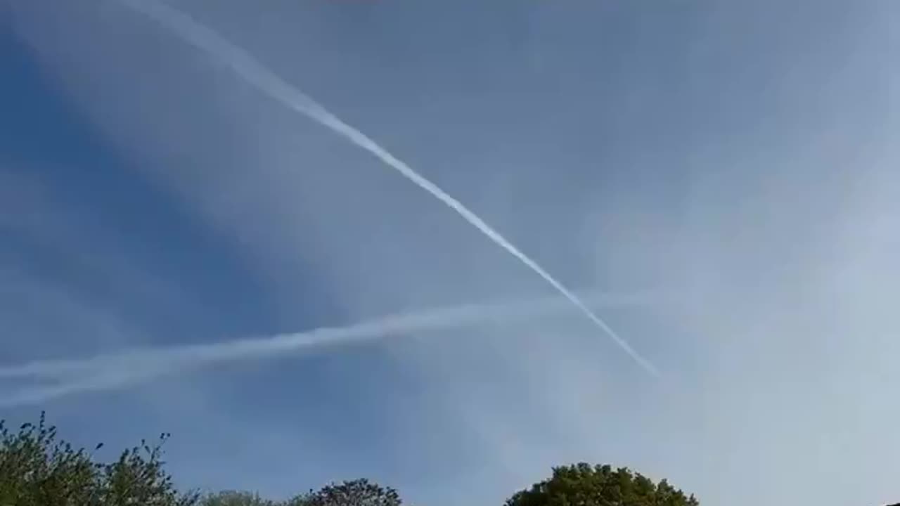 Contrail vs. Chemtrail