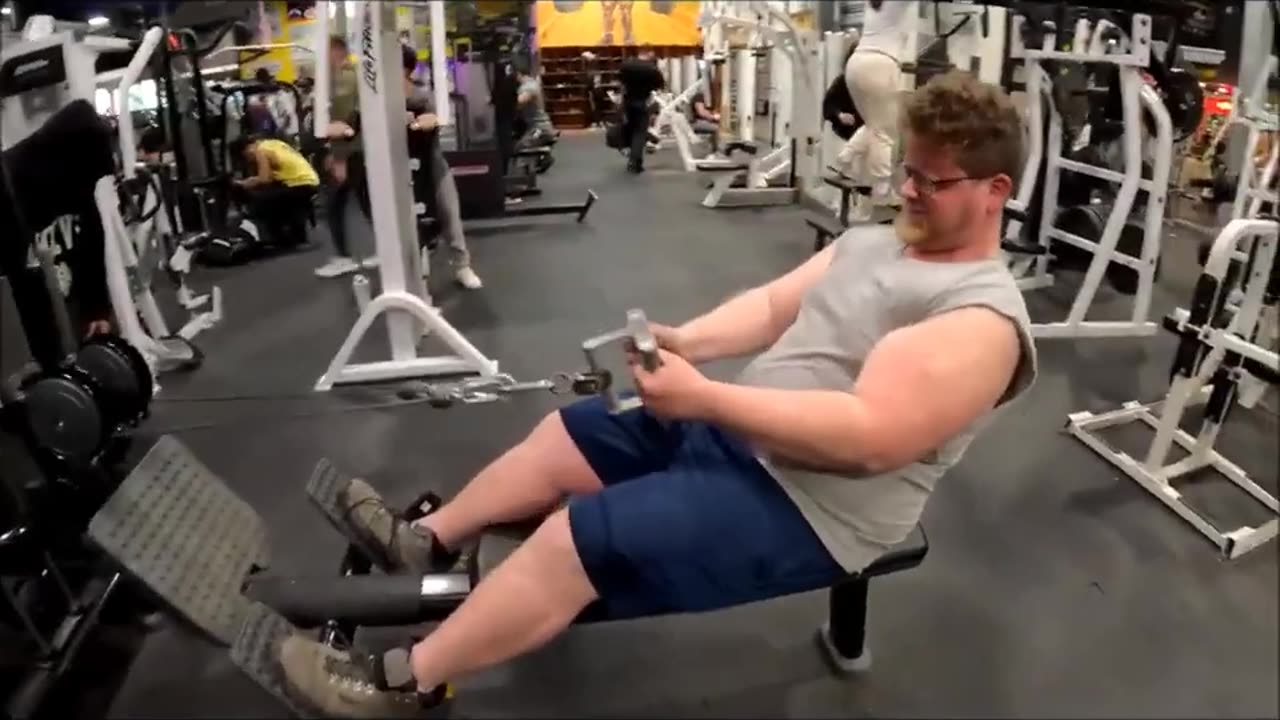 JOHN SHOWS US HOW HE DOES SEATED CABLE ROWS, WORKING HIS LOWER AND MID BACK MUSCLES @JACKEDAMERICA
