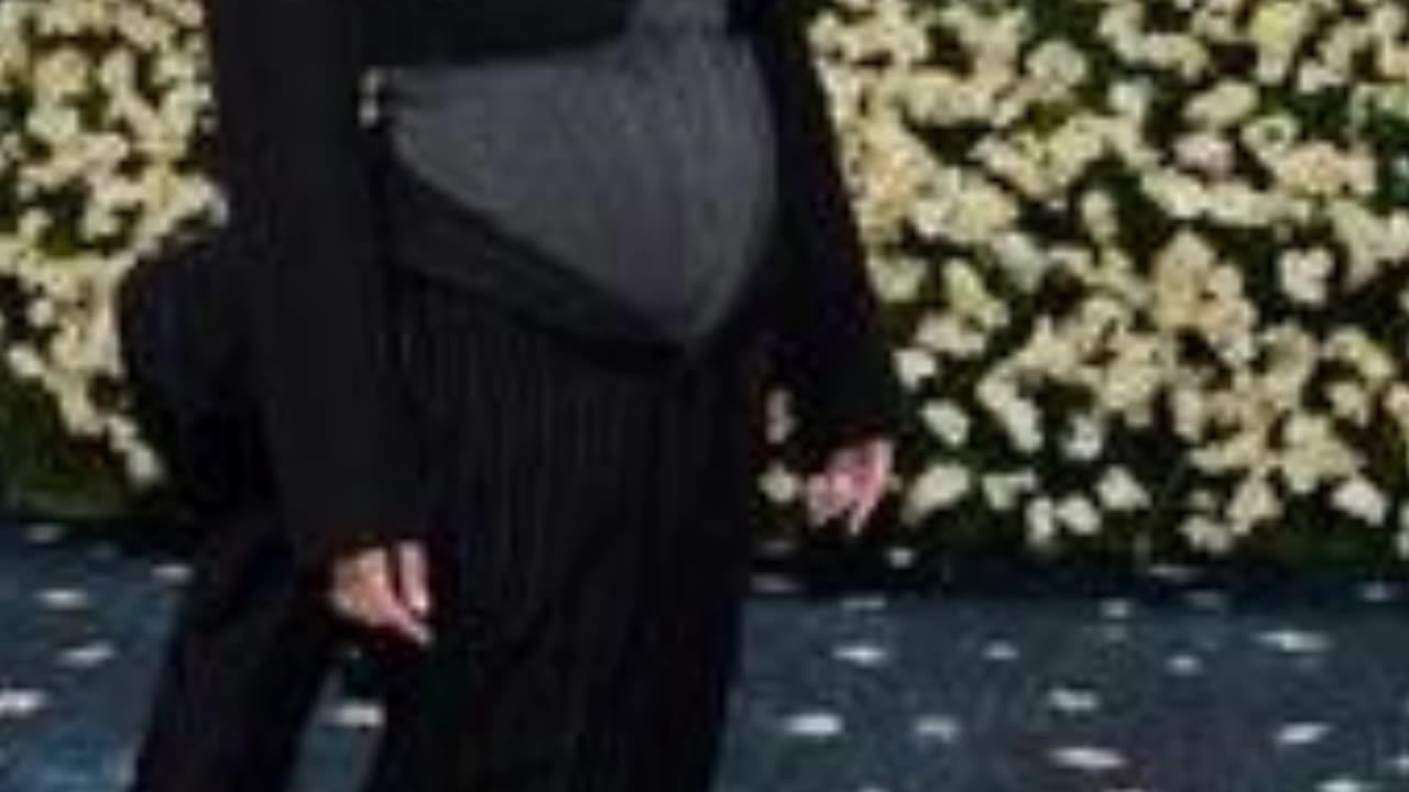 Shakira Accidentally Reveals Rihanna's Pregnancy at 2025 Met Gala—Fans React! - WorldEye