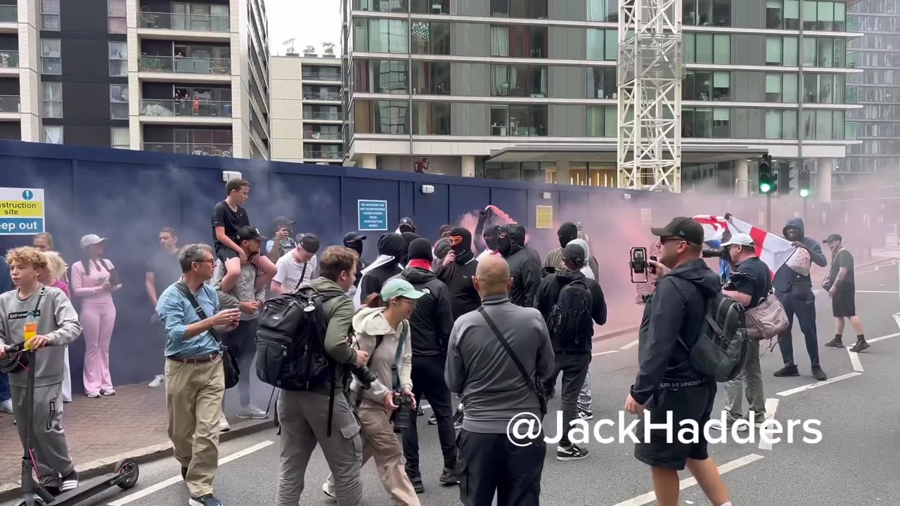 Today the gov/police sent in a masked undercover mob to set off flairs...