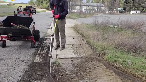 I Discovered A MOSS INFESTED Sidewalk And SCRAPED It Clean_part3