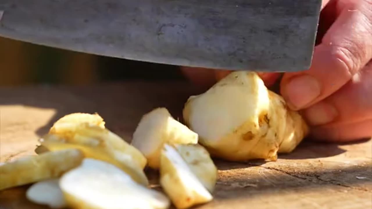 Cooking stir-fried sour ginger