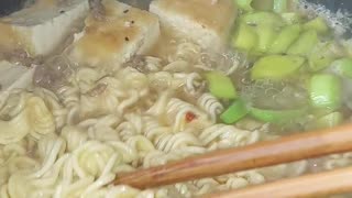 Super Easy 5 Minutes Instant Noodles #cooking #food #comfortfood