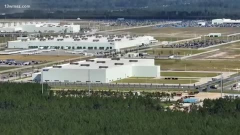 Hundreds of South Korean workers detained in Georgia raid as some immigrants sent back to Korea