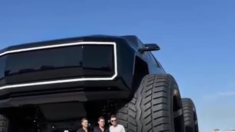 Giant Car