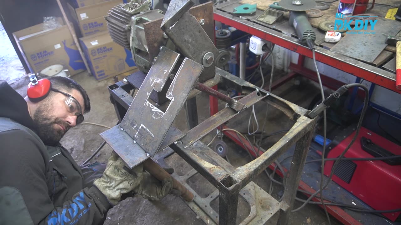 How to Make strong Mechanical Wood Splitter using electric Motor gear