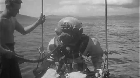 DIVING OPERATIONS CLEA... - DIVING OPERATIONS CLEARING SUBIC BAY OF SHIPPING WRECKAGE - 428-npc-3506
