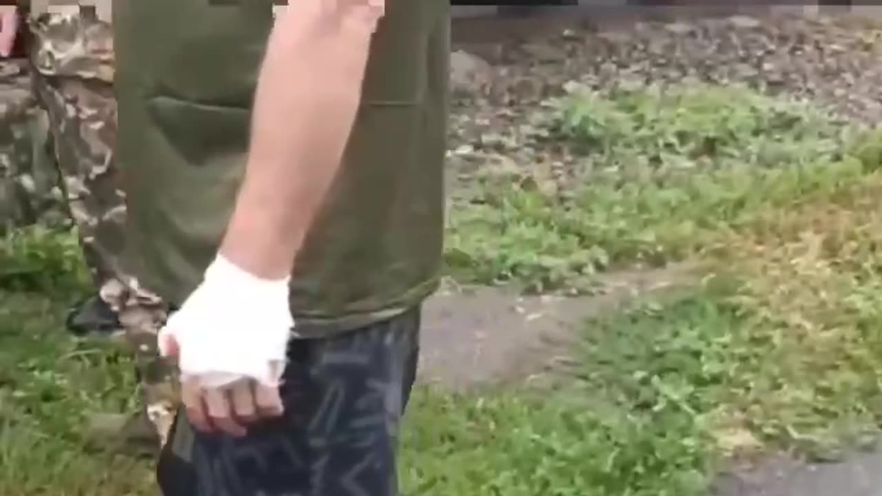 Another replenishment of the Russians: wounded occupiers are sent to the front directly on crutches.