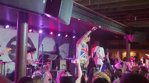 Palaye royale ( live)