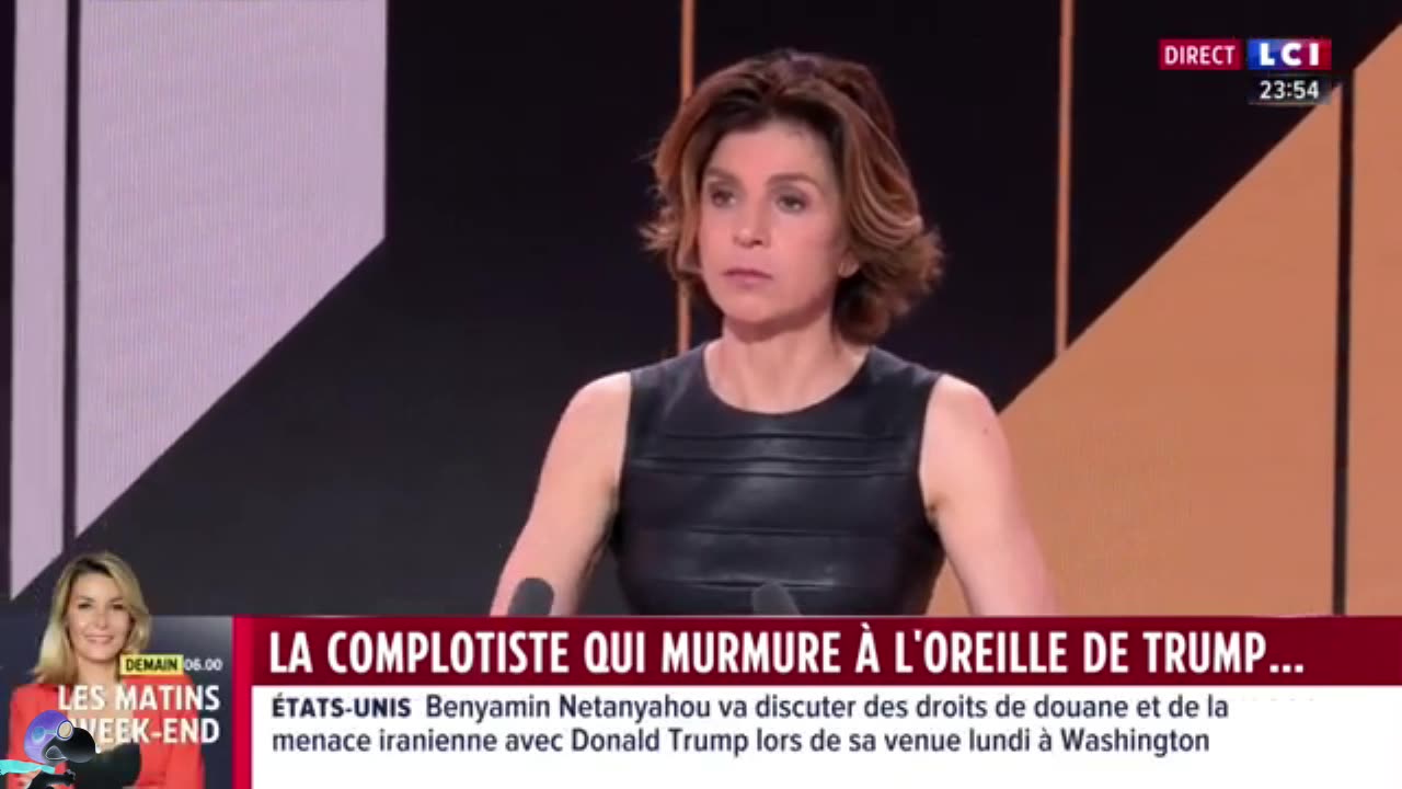 La complotiste qui murmure à l'oreille de Trump...
