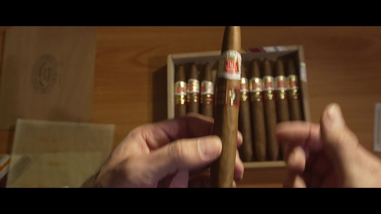 Cuban cigars Hoyo de Monterey LCDH unboxing