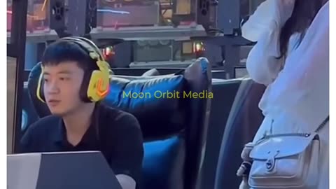 Gamer BLIND to Girlfriend! 😂