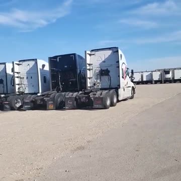 STILL HERE #ourtruckinglife #trucking #reallifetruckers #truckdriver #atruckerslife #truckdrivers