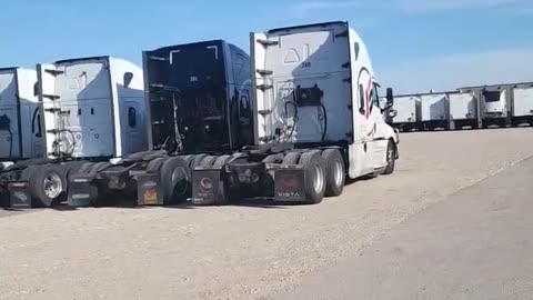 STILL HERE #ourtruckinglife #trucking #reallifetruckers #truckdriver #atruckerslife #truckdrivers
