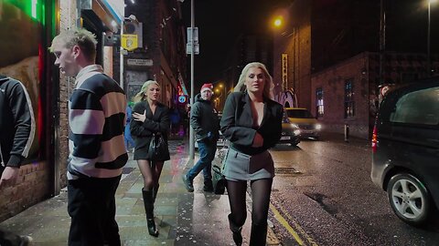 Liverpool Night. Icy wind. Very cold in winter. Girls freezing