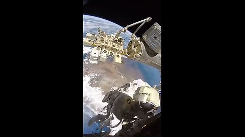 "NASA Astronaut’s Breathtaking View of Earth During Spacewalk 🌍🚀✨"
