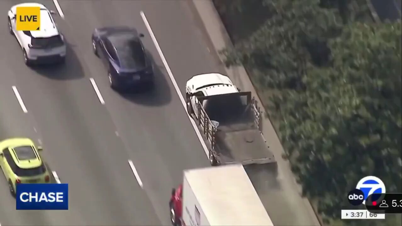 Totally wild police pursuit went down in Southern California yesterday