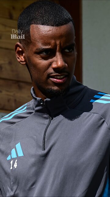 Alexander Isak is training with his FORMER club