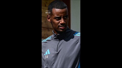 Alexander Isak is training with his FORMER club