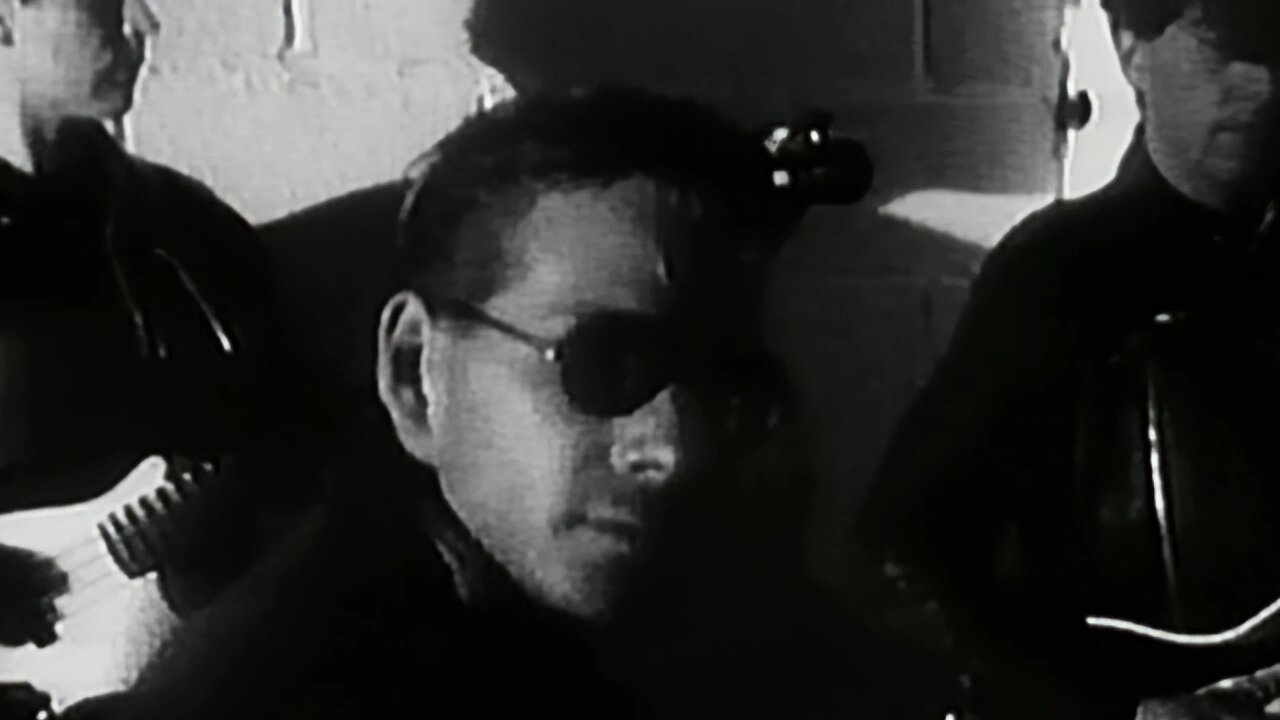 Echo and The Bunnymen - Lips Like Sugar (Music Video, 1987) / Sideways Eight (2005)