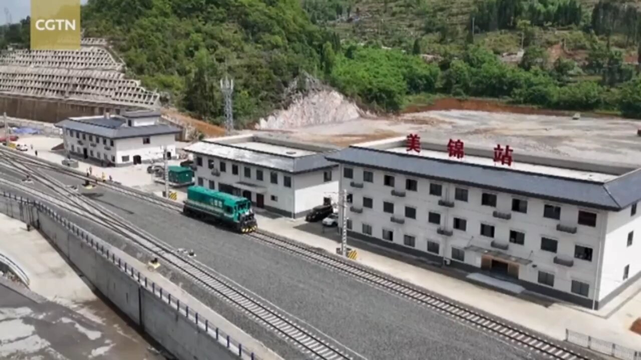 China launches first hydrogen-powered freight locomotive