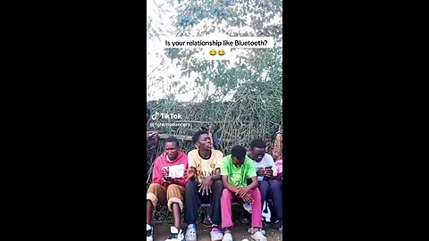 A man dares explain relationship in Bluetooth terms🫰😬