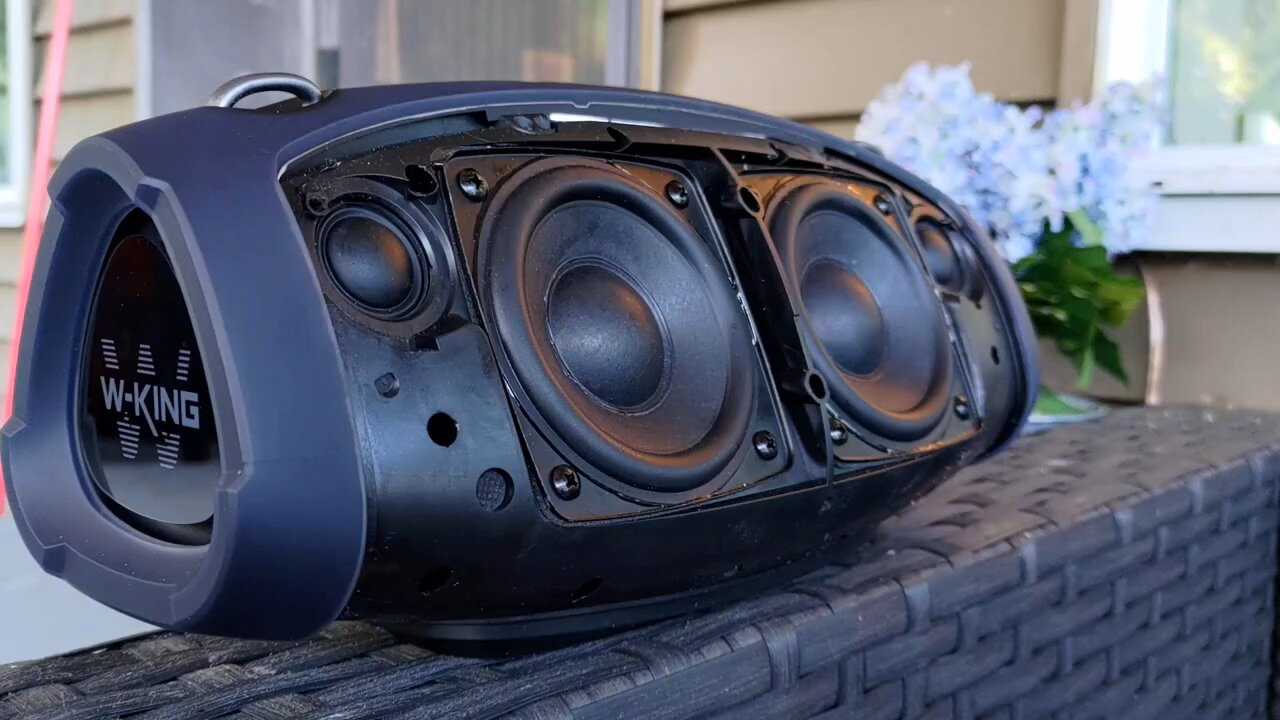 W-King X10 Bass Test