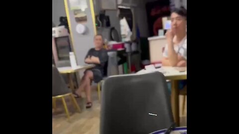 Racist Asian woman 😡🤬🤯😳😱😨