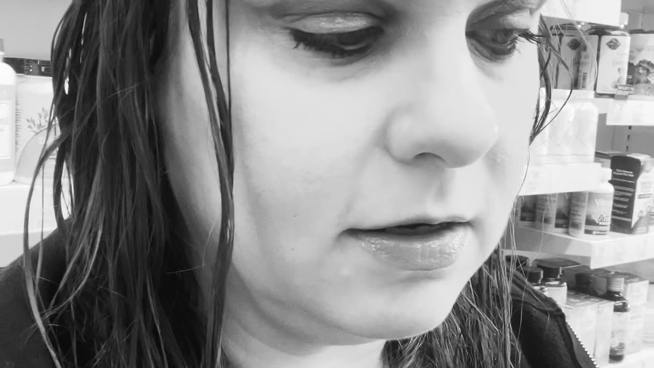 #Trying to #Shop while #IWearMySunglassesAtNight by #CoreyHart is playing