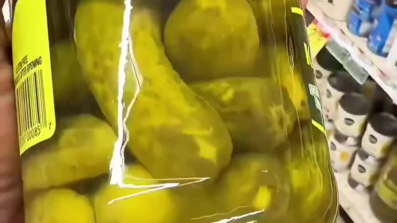 THAT INSECT IS NOT KOSHER ₪ GOYIMZES❗