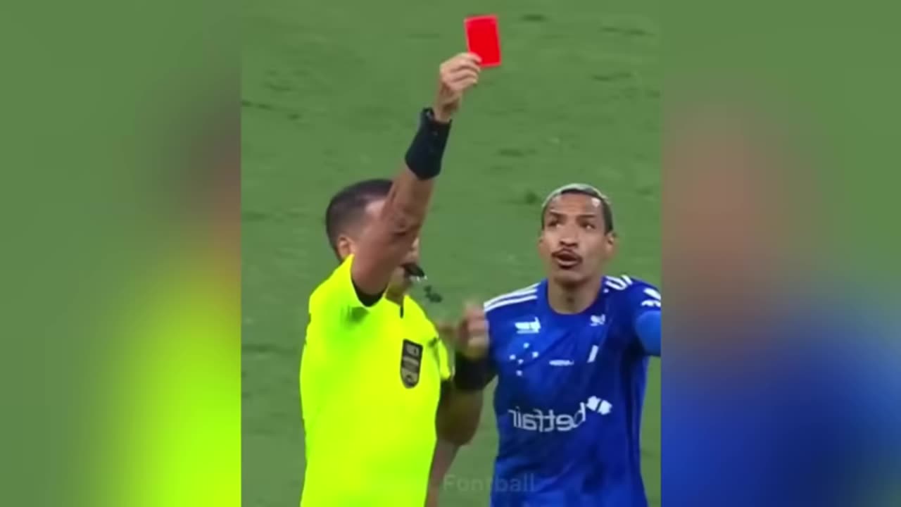 100% Funny Moments in Football