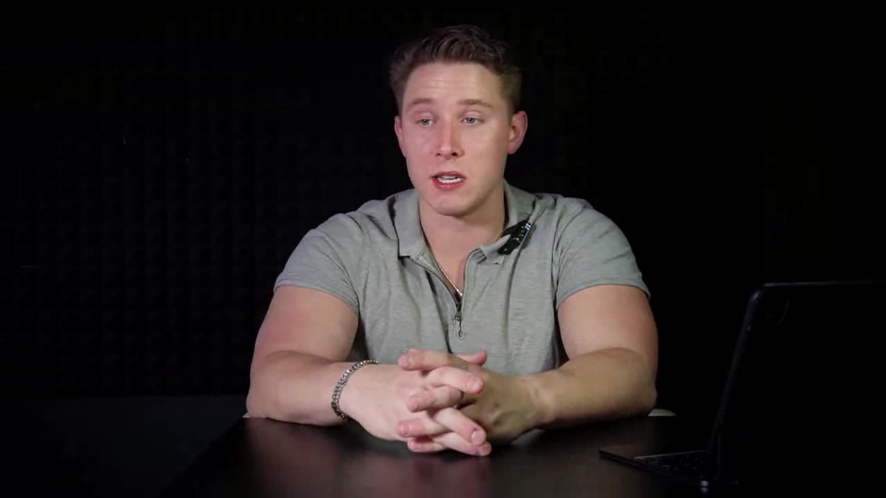 Ep 32 – THE INVISIBLE CEILING: How Your Brain Caps Your Income & How AI Masters Your Mindset