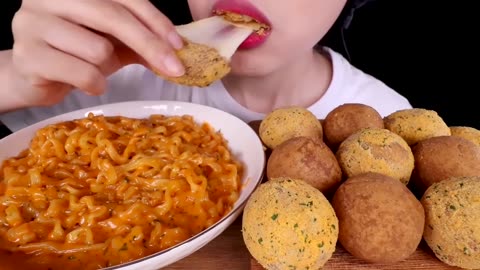 ASMR MUKBANG｜CHEESY CARBO FIRE NOODLES, CHEESE BALLS 꾸덕꾸덕 까르보 불닭볶음면, 뿌링클 치즈볼 EATING SOUNDS 먹방