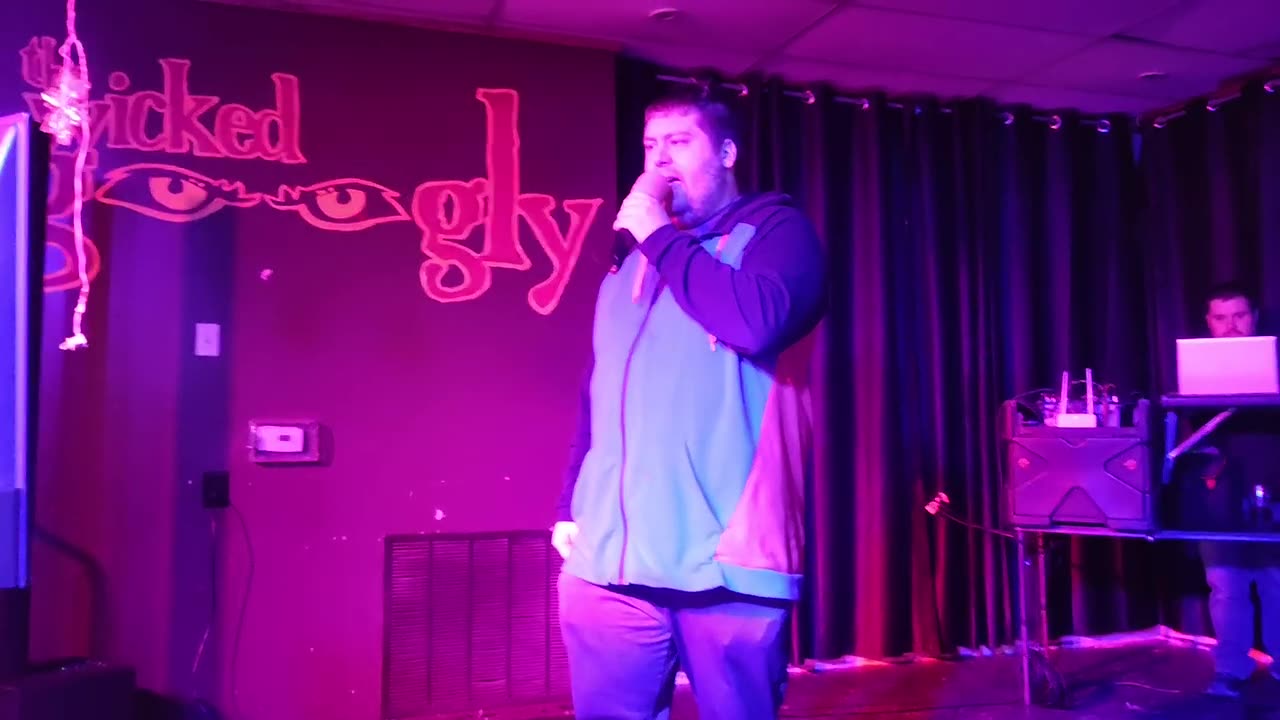 AUTISTIC MAN KILLS ADAM LEVINE AND WIZ KHALIFA- PAYPHONE LIVE COVER