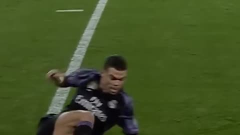 Art of defending in football