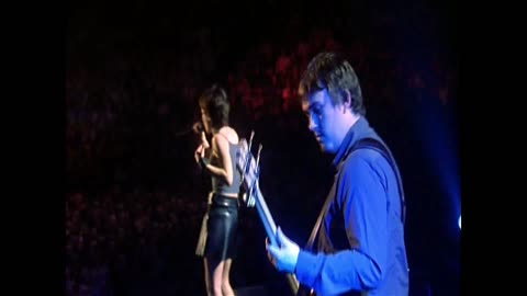Loud and Clear - The Cranberries (live)