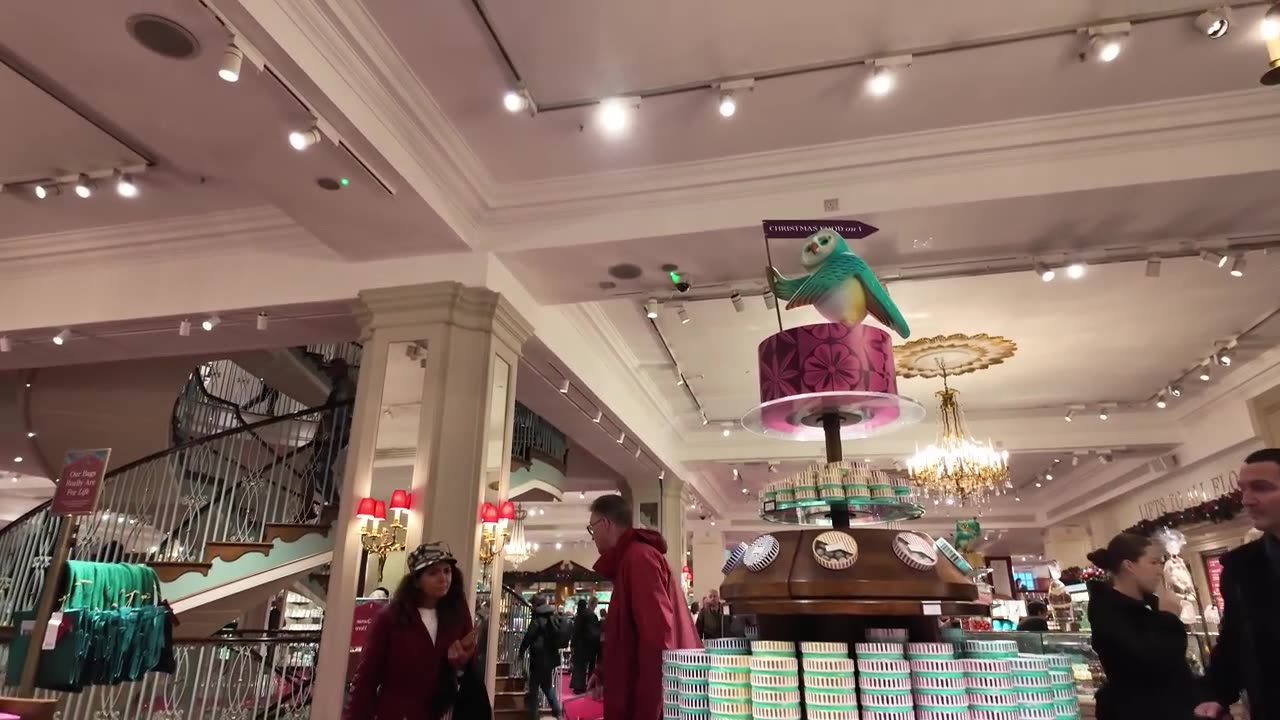 Christmas At UK's MOST EXPENSIVE Food Store _ Fortnum & Mason (720p60fps)