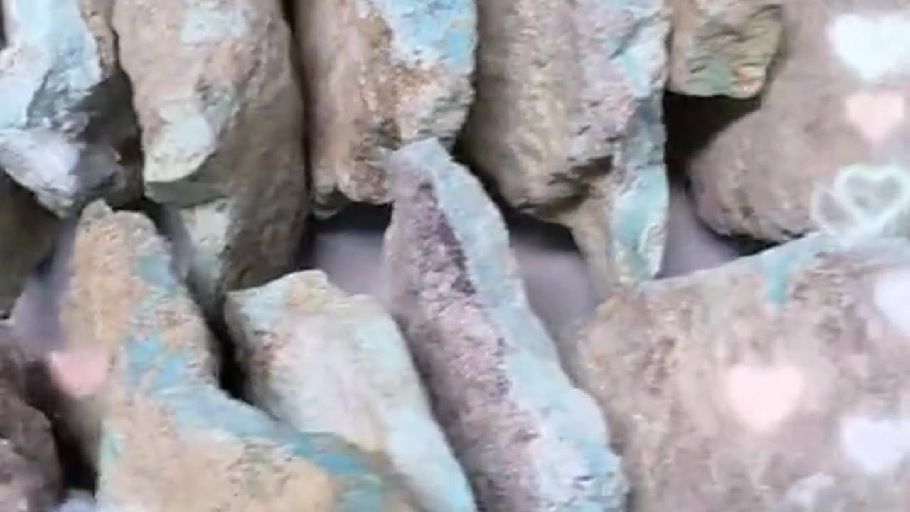 250410-6 The natural raw - ore turquoise rough material